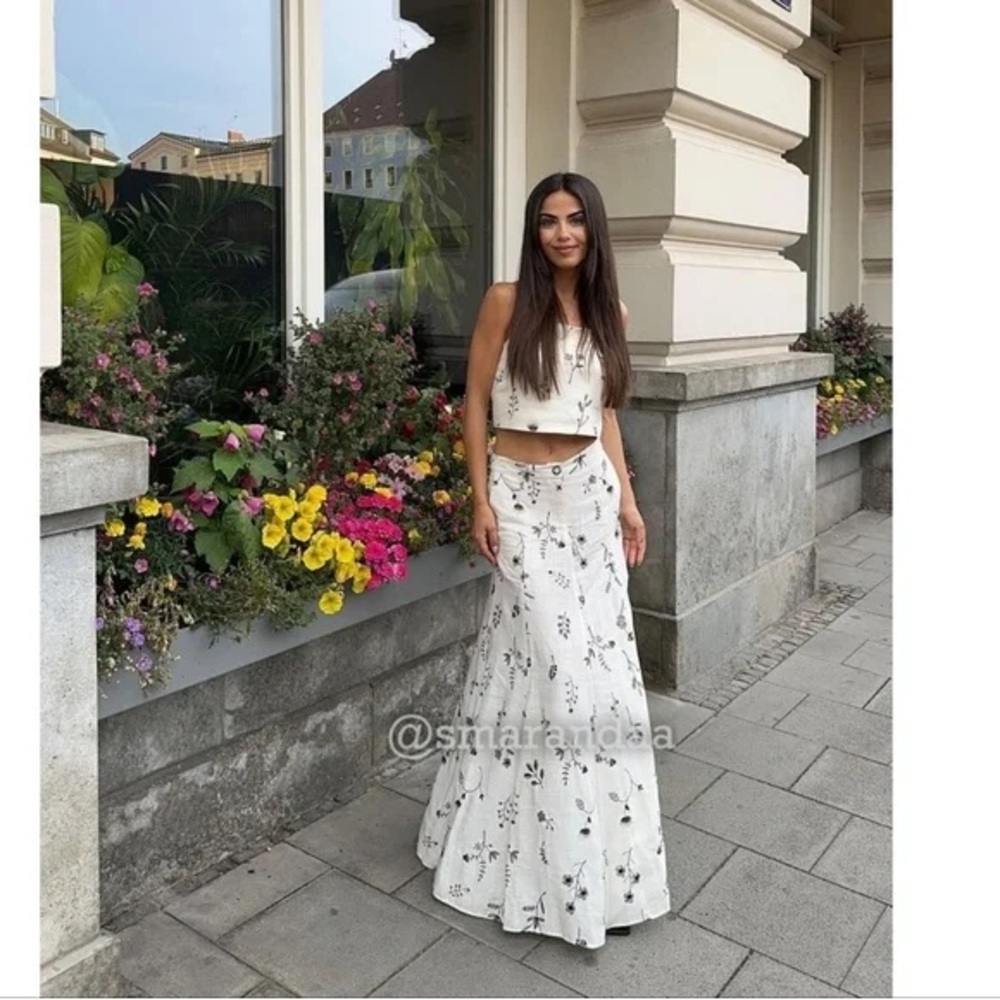Zara Linen Embroidered Skirt